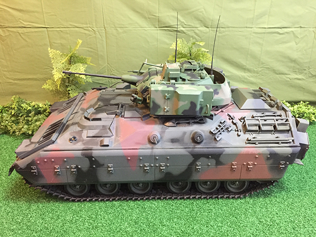 21st Century Toys Inc. M2 Bradley IFV (ブラッドレー歩兵戦闘車)