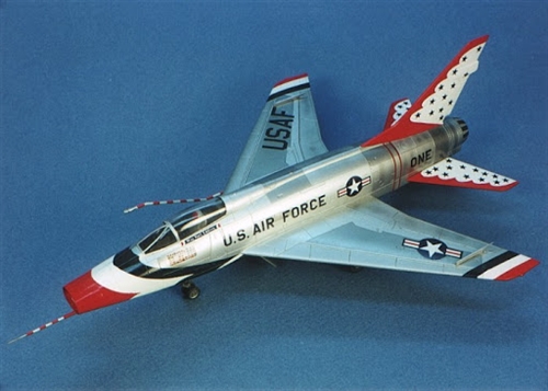 サンダーバーズ塗装のF-100D スーパーセイバーの模型